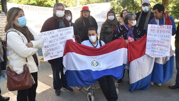 Oposición reclama empatía y cree que corresponde aumentar tributo