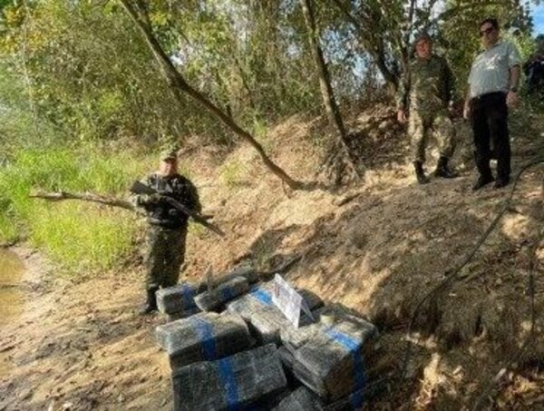 Enfrentamiento armado entre policías y narcotraficantes en Canindeyú · Radio Monumental 1080 AM