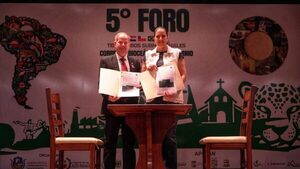 MOPC suscribe acuerdo con gobernación