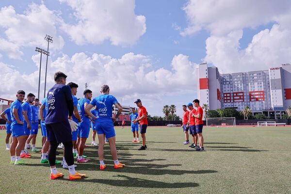 A días del debut, la Albirroja afina los detalles en Estados Unidos - Unicanal
