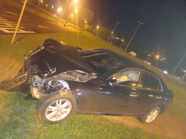 Tras grave accidente de tránsito, conocido escritor se encuentra grave y lucha por su vida