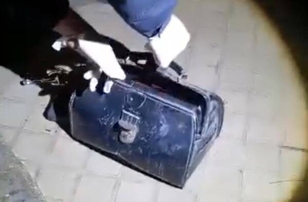 [VIDEO] Llamaron a la policía pensando que habían dejado ¡una bomba!; terminó siendo otra cosa