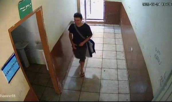 Adicto ingresó a un colegio y atacó a estudiante en el baño - ADN Digital