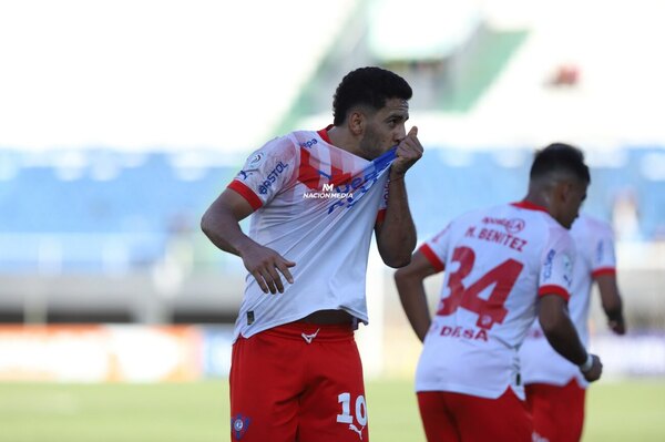 Versus / "Cecilio es feliz en Cerro, es su lugar en el mundo"