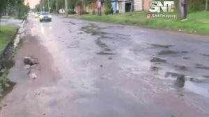Zona del Yacht minadas de enormes baches - SNT