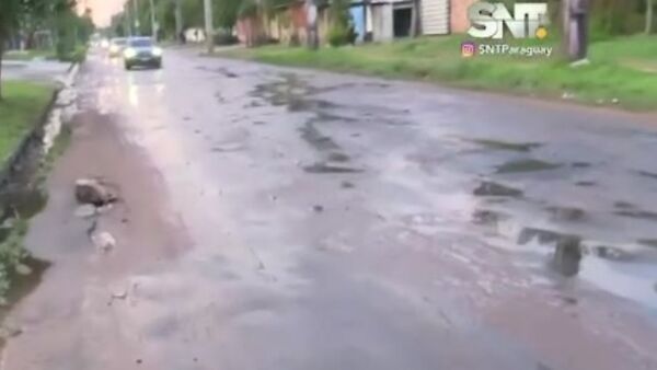 Zona del Yacht minadas de enormes baches - SNT