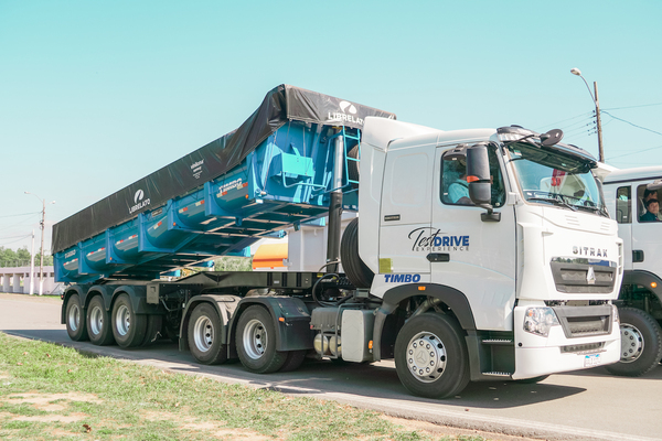 El Grupo TIMBO ofrece 150.000 KM de tranquilidad con el camión SITRAK T7H - Amigo Camionero