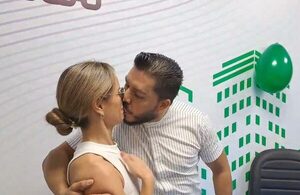 Carlos Portillo y Moraima a los piquitos: “Que siga así, regalón y cariñoso”