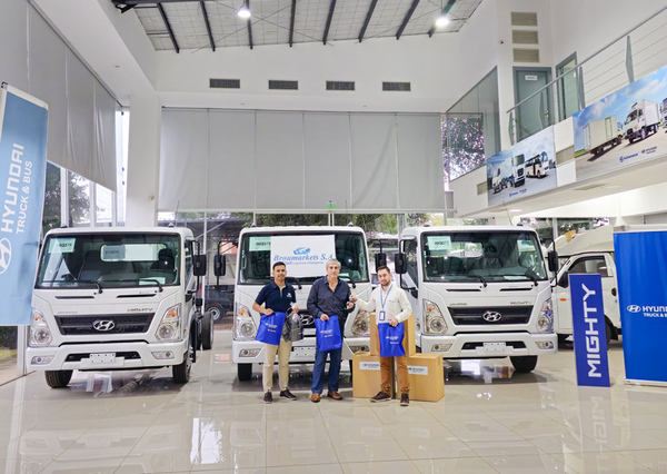 Automotor entregó camiones de la nueva serie Mighty a Broumarkets S.A. - Amigo Camionero