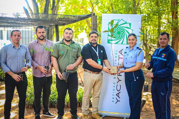 Yacyretá obsequió plantines por el Día del Árbol