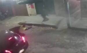 [VIDEO] Chofer de Bolt pidió ayuda a la poli para llegar a la Chacarita y mirá con lo que se encontraron
