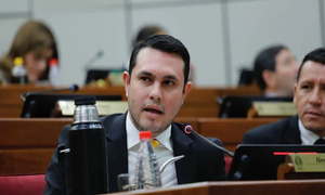Contra Hernán Rivas en caso de título falso tribunal devuelve por segunda vez imputación - OviedoPress