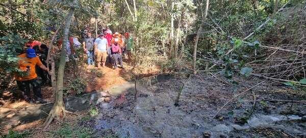 Denuncian que cárcel de Misiones contamina con desechos cloacales un arroyo del distrito de San Miguel - Nacionales - ABC Color