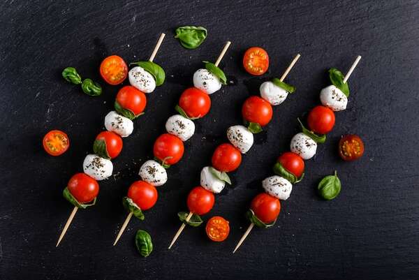 Opción saludable para picar: pinchos caprese - Gastronomía - ABC Color