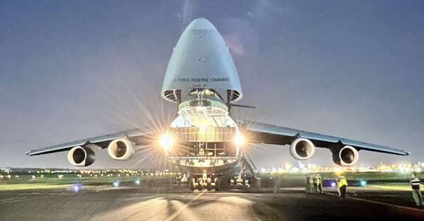 Avión militar más grande de Estados Unidos aterriza en Paraguay con donaciones - Noticiero Paraguay