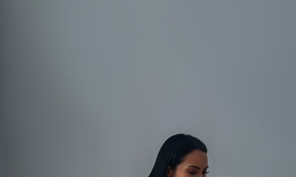 Nueva App para conocer gente: cuerona que hace videos tie’ỹ no se amina a cenar con desconocidos
