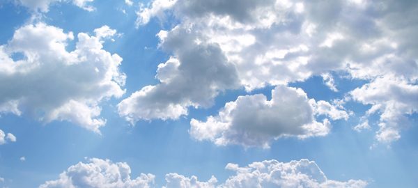 Sábado con ambiente caluroso durante el día. Domingo con descenso de temperatura