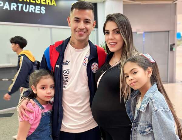 ¡Ya nació Kerly, la tercera hija del albirrojo Derlis González! - Gente - ABC Color