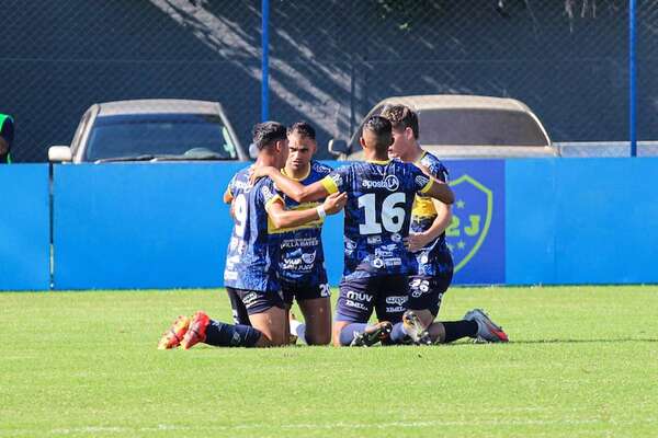 12 de Junio derrotó al puntero Deportivo Recoleta en Villa Hayes - Fútbol de Intermedia - ABC Color