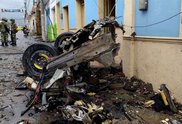 Tres muertos, entre ellos un policía, deja explosión de cochebomba en Colombia