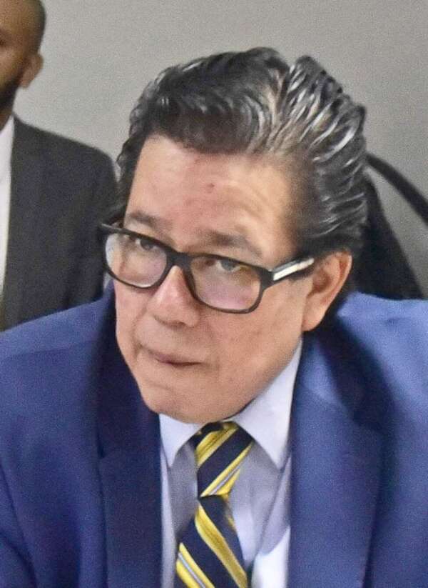 El excontralor García aparece en apurado y millonario cobro a Essap - Política - ABC Color