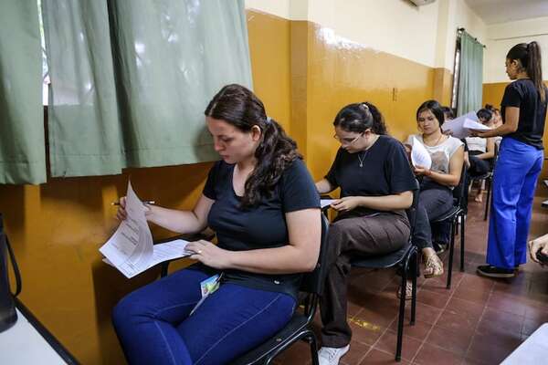 ¡Atención mujeres! Ofrecen becas para formación aeronáutica y aeroespacial - Nacionales - ABC Color