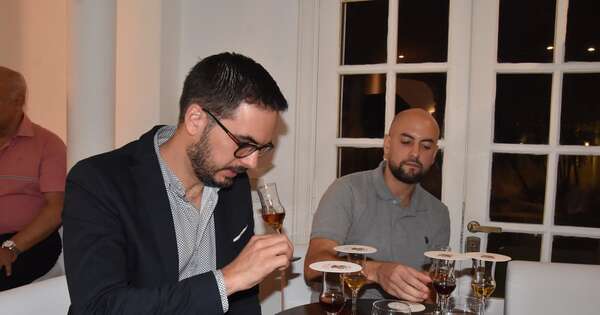Diario HOY | Presentan en Paraguay el primer whiskey andino de maíz morado peruano