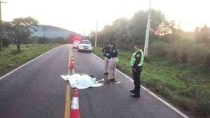 Pirayú: hombre fallece tras ser arrollado y responsable se da a la fuga - Nacionales - ABC Color