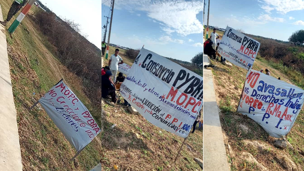 Ayoreos protestan durante un evento internacional en el Chaco