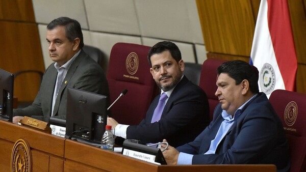 Eliminan requisito de experiencia laboral para 49 de 50 cargos disponibles en Diputados