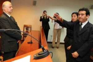 Auditoría expone rapidez de juez ante planteamientos de demandante sobre demandado, que es padre de diputado