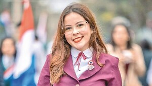 Ganó beca y ahora hace rifa para viajar