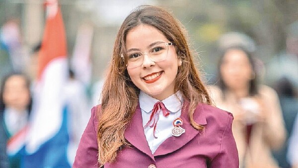 Ganó beca y ahora hace rifa para viajar