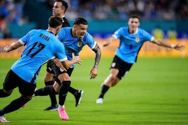 Uruguay comienza la Copa con triunfo - Fútbol - ABC Color