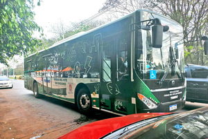 A pesar de no ser rentable, en la Comuna  defienden compra de más buses eléctricos - La Clave