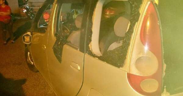 Diario HOY | Hombre celoso reventó el vehículo de su pareja, la golpeó y huyó