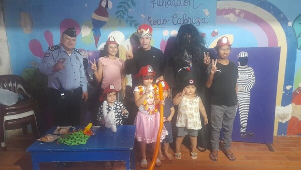 Policías acompañaron San Juan en albergue de niños en Asunción