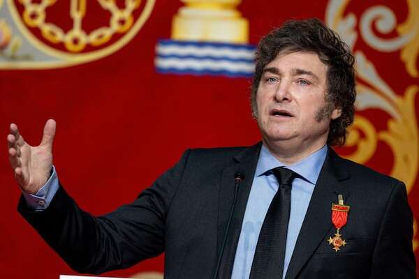 Partidos de izquierda piden al Gobierno español que actúe para anular la medalla a Javier Milei - Mundo - ABC Color