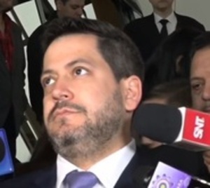 Latorre dice "romper" con el modelo tradicional con su concurso - Paraguay.com