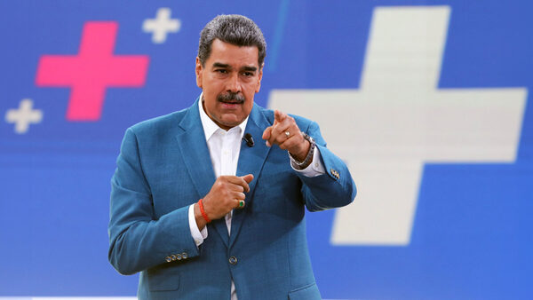 Nicol谩s Maduro dice que Javier Milei est谩 "destruyendo" la econom铆a de Argentina - Revista PLUS