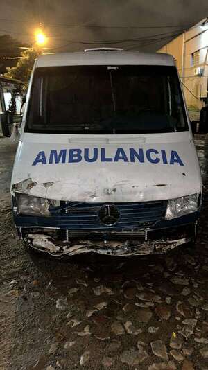 Video: incautan una “ambulancia” que transportaba productos de contrabando - Policiales - ABC Color