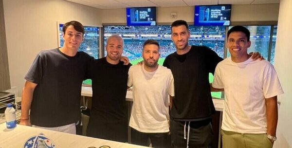 Versus / Diego Gómez estuvo como "invitado de lujo" en el estreno de Uruguay en la Copa América