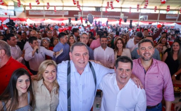 Cartes estuvo en CDE e instó a colorados a recuperar la Municipalidad