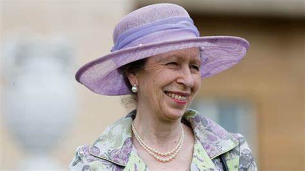 Princesa Ana de Inglaterra hospitalizada por una conmoción cerebral