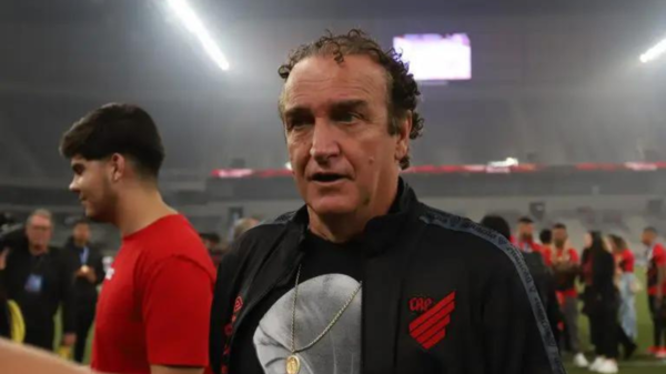 Versus / Atención Cerro: Athletico Paranaense se quedó sin entrenador