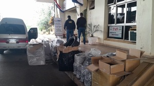 Incautan vehículo con varias mercaderías de dudosa procedencia en Trinidad
