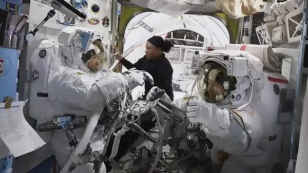 Suspenden caminata espacial de la NASA en la EEI por problemas con traje de un astronauta - Ciencia - ABC Color