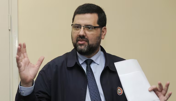 Exministro Luis Riart, preso en la Agrupación Especializada de la Policía - Noticiero Paraguay