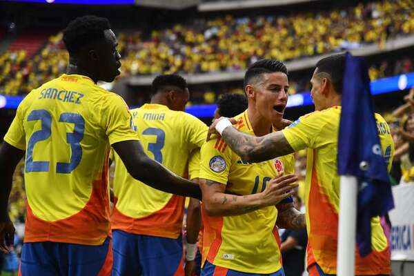 Los dos goles de Colombia en el primer tiempo fueron ¡de cabeza! - Selección Paraguaya - ABC Color