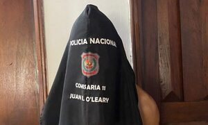 Golpeó y encerró a un hombre, prendió fuego a la casa con él adentro